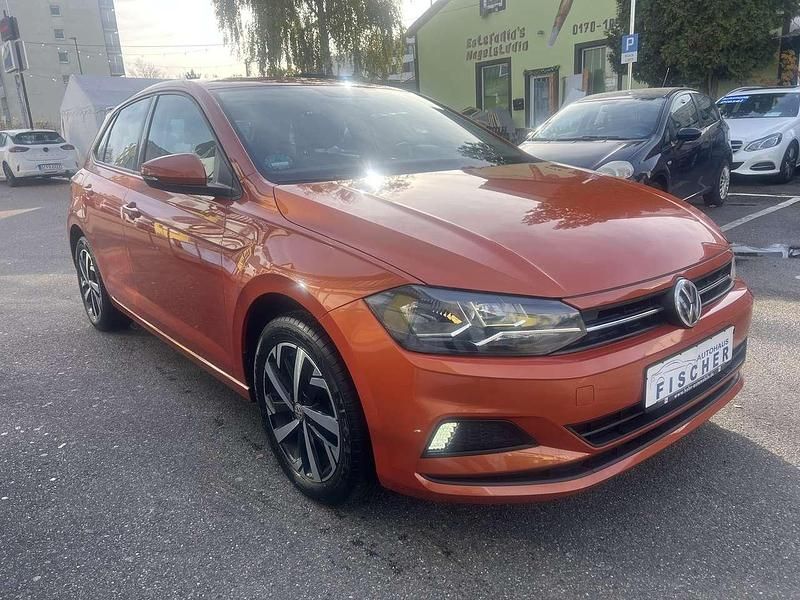 Gebraucht VW Polo Comfortline 65 PS (47 kW) 2019 Energetic orange Kleinwagen