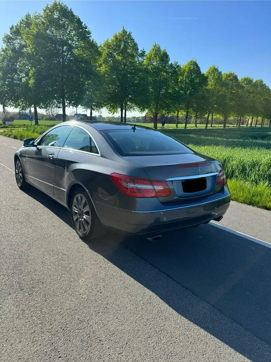 Gebraucht Mercedes E350 231 PS (169 kW) 2010 Grau Coupé