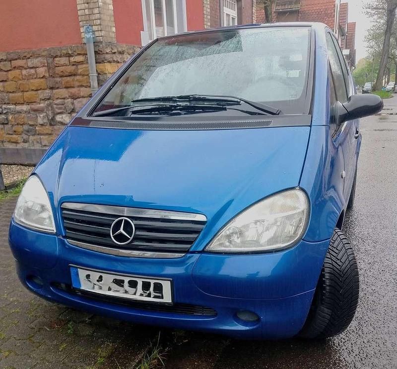 Gebraucht Mercedes A170 90 PS (66 kW) 2000 Blau Limousine