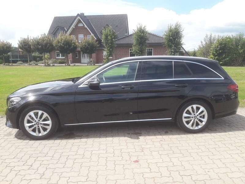 Gebraucht Mercedes C200 Avantgarde 184 PS (135 kW) 2020 Ung. schwarz  unilack Kombi