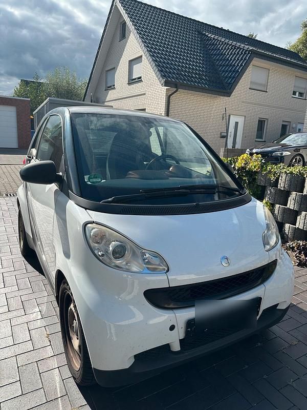 Weiß Gebraucht 2009 Smart ForTwo Coupé Coupé | 2.999 € (Guter Preis) - Bild 1/4