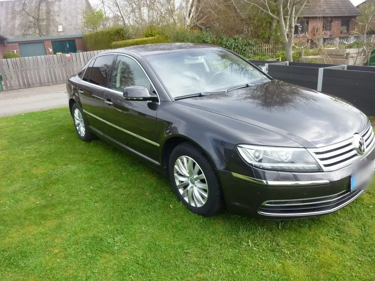 Gebraucht VW Phaeton 245 PS (180 kW) 2014 Braun Limousine