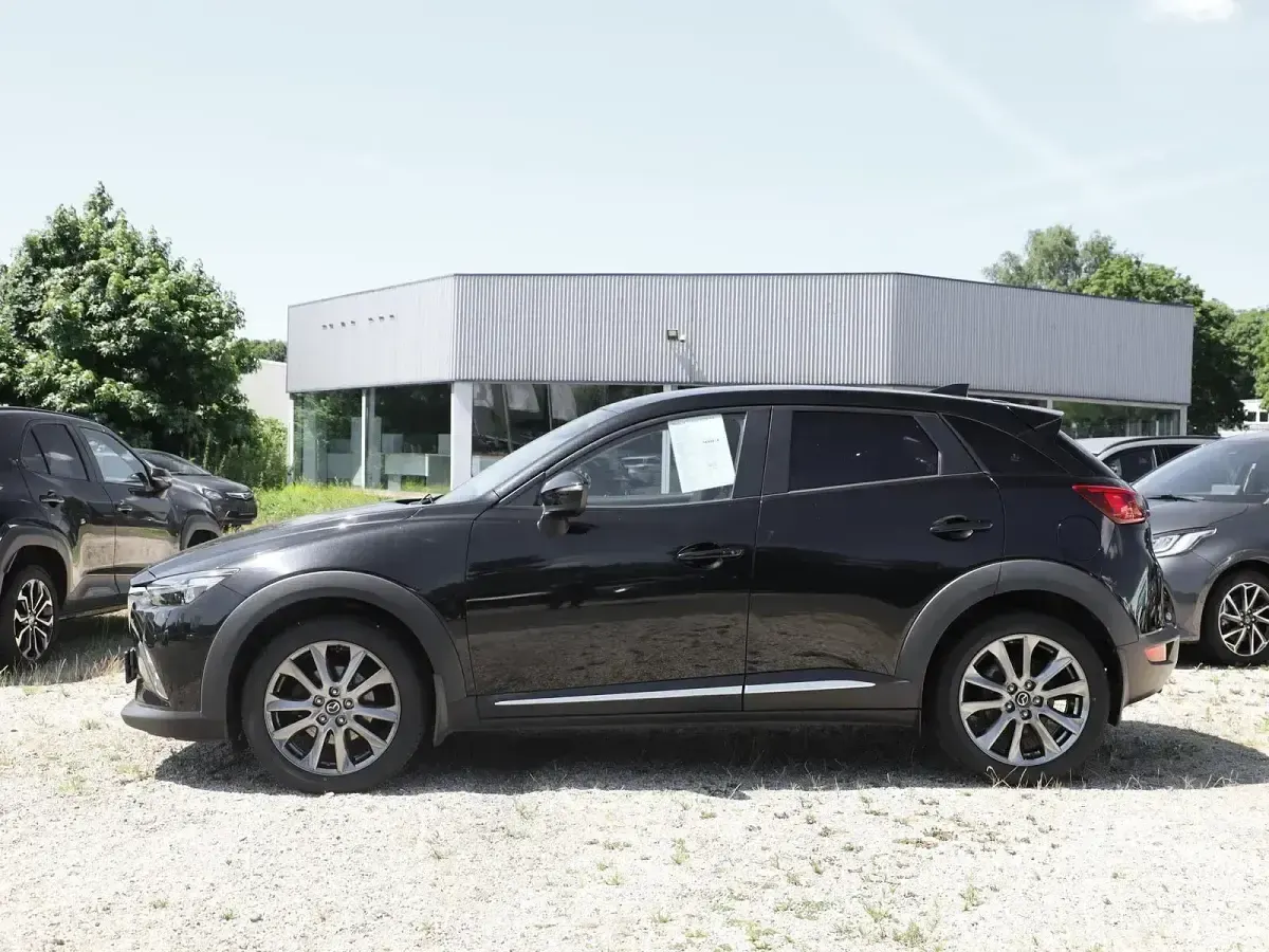 Gebraucht Mazda CX-3 Sports-Line 120 PS (88 kW) 2018 Jet black SUV