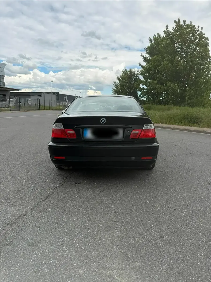 Używany BMW 320 150 KM (110 kW) 2006 Czarny Coupe