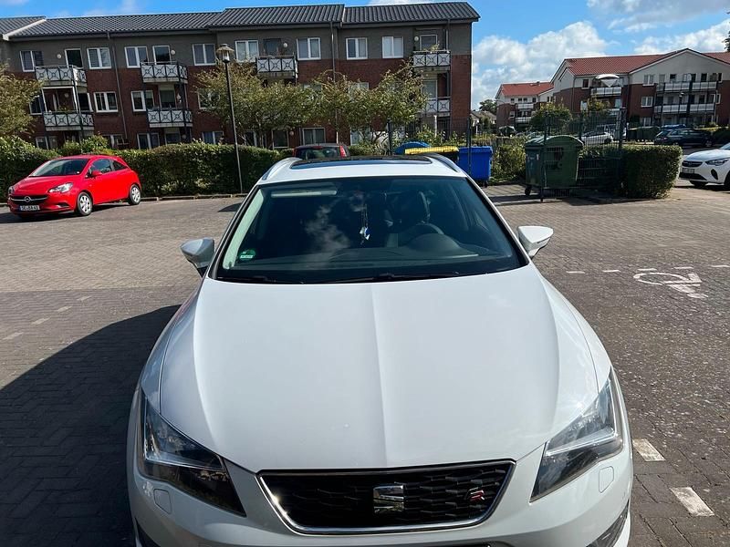 Weiß Gebraucht 2016 Seat Leon Kombi | 12.500 € (Fairer Preis) - Bild 1/4
