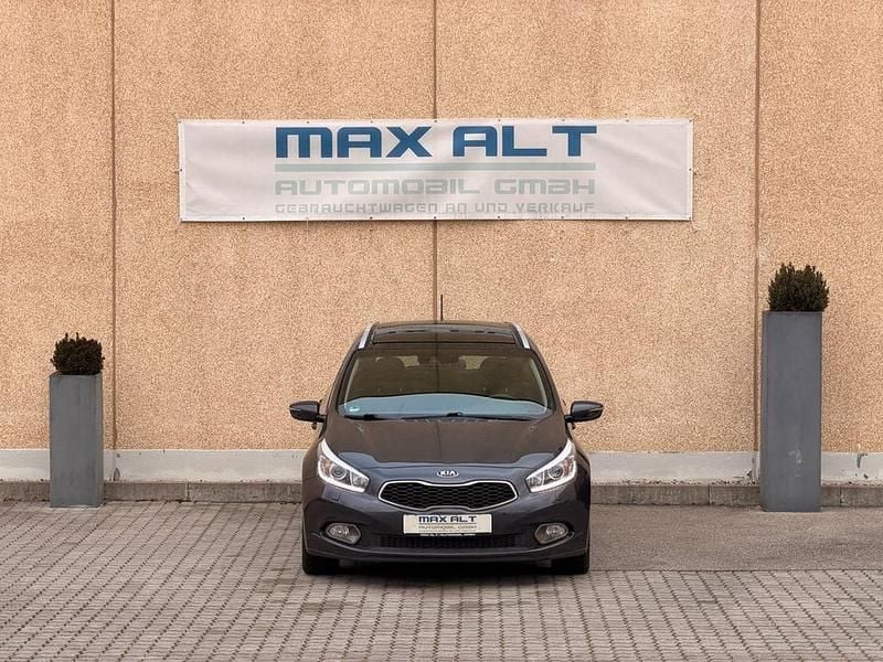 Gebraucht Kia Ceed Sportswagon 128 PS (94 kW) 2015 Grau Kombi