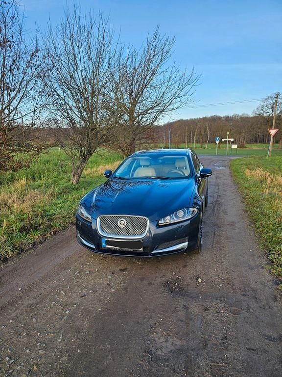 Blau Gebraucht 2014 Jaguar XF Sportbrake Kombi | 9.700 € (Guter Preis) - Bild 1/4