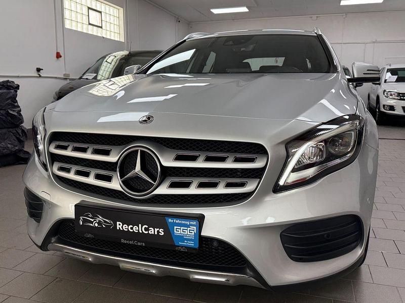 Silber Gebraucht 2020 Mercedes GLA200 AMG line SUV | 27.900 € (Fairer Preis) - Bild 1/4