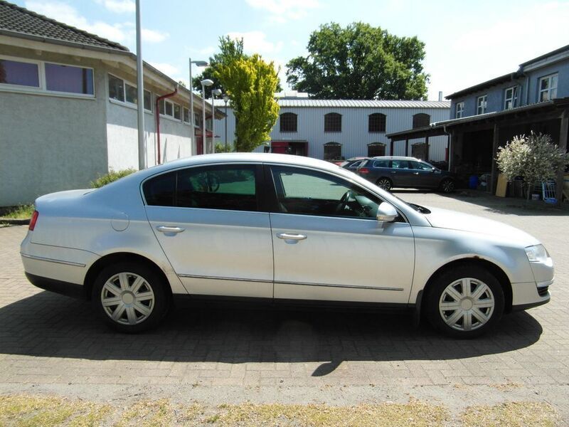 Gebraucht VW Passat 150 PS (110 kW) 2006 Blau Limousine