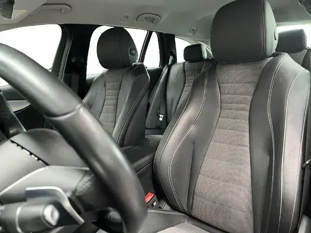 Gebraucht Mercedes E220 All-Terrain 200 PS (147 kW) 2023 Unilack schwarz uni Kombi