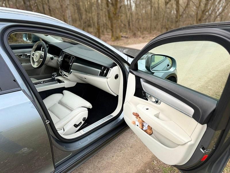 Gebraucht Volvo V90 CC 235 PS (172 kW) 2019 Grau Kombi
