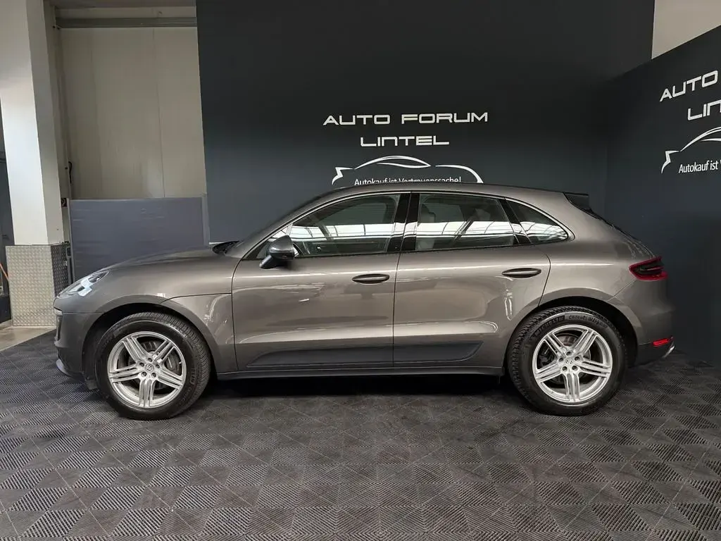 Gebraucht Porsche Macan 252 PS (185 kW) 2017 Achatgraumetallic SUV