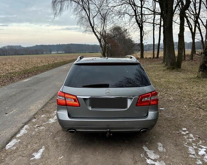 Gebraucht Mercedes E350 231 PS (169 kW) 2009 Grau Kombi
