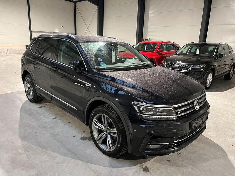 Schwarz Gebraucht 2020 VW Tiguan Allspace R-line SUV | 22.600 € (Teuer) - Bild 1/4