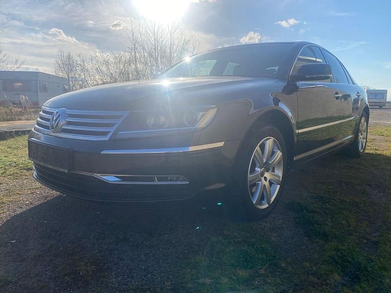 Gebraucht VW Phaeton 239 PS (175 kW) 2011 Grau Limousine