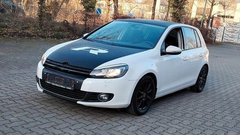 Weiß Gebraucht 2010 VW Golf R-line Limousine | 3.950 € (Superpreis) - Bild 1/4