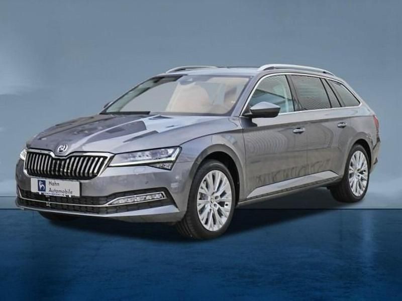 Gebraucht Skoda Superb Style 200 PS (147 kW) 2023 Graphitegrau metallic met. graphitegrau metallic met. Kombi