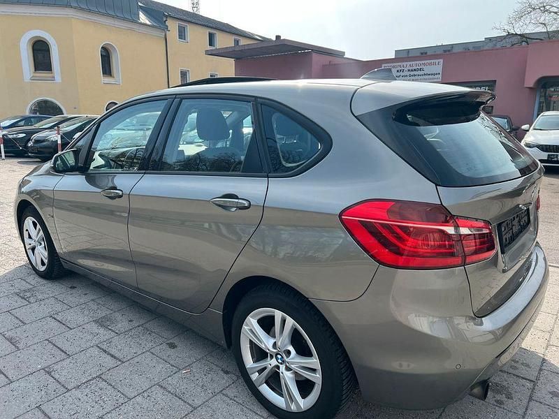Gebraucht BMW 220 Active Tourer Performance 190 PS (139 kW) 2015 Silber Van / Kleinbus