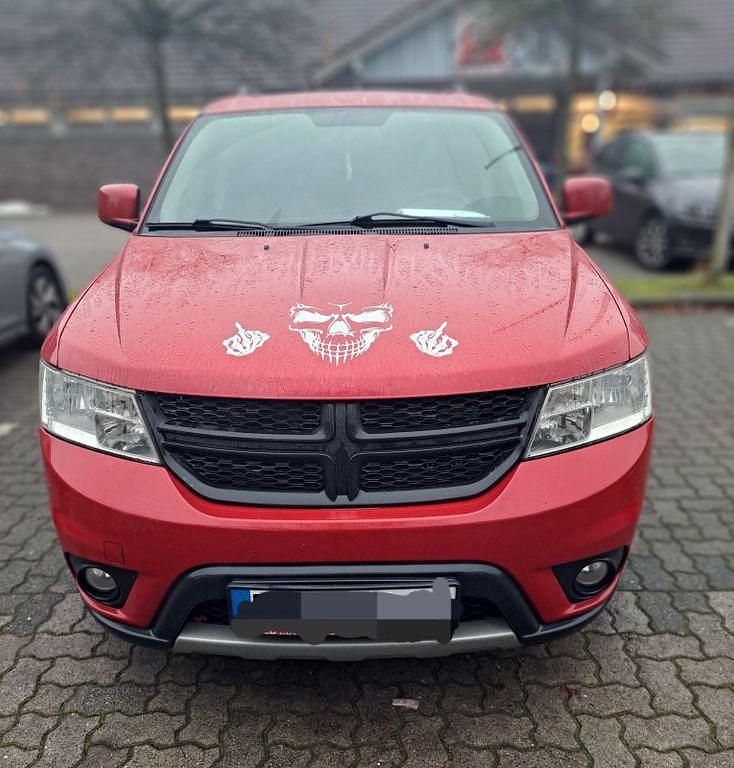 Rot Gebraucht 2015 Fiat Freemont SUV | 10.500 € (Fairer Preis) - Bild 1/4