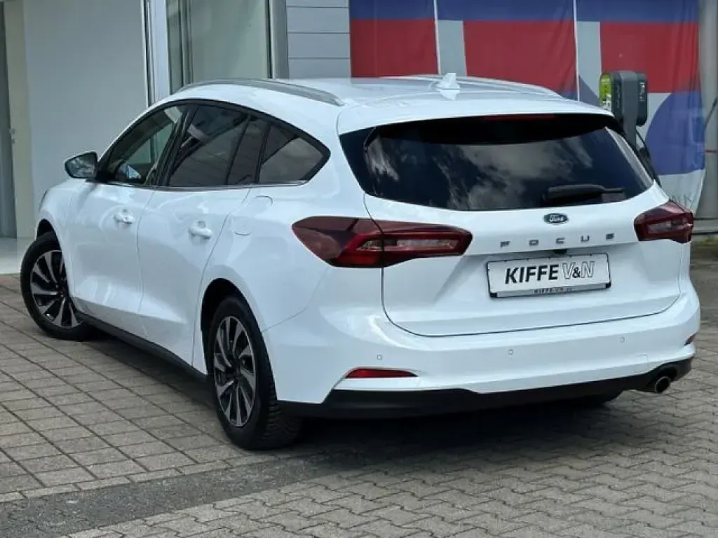 Gebraucht Ford Focus Titanium X 155 PS (114 kW) 2024 Frostweiß Kombi