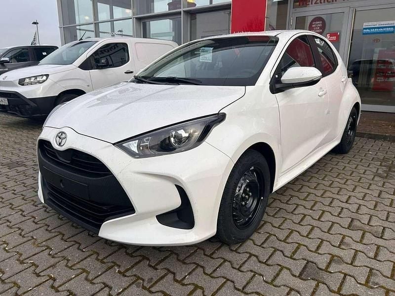Schneeweiß Neu 2025 Toyota Yaris Hybrid Comfort Kleinwagen | 22.470 € (Superpreis) - Bild 1/2