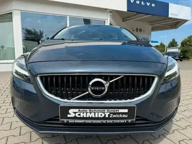 Gebraucht Volvo V40 Kinetic 122 PS (89 kW) 2017 Denim blue Limousine