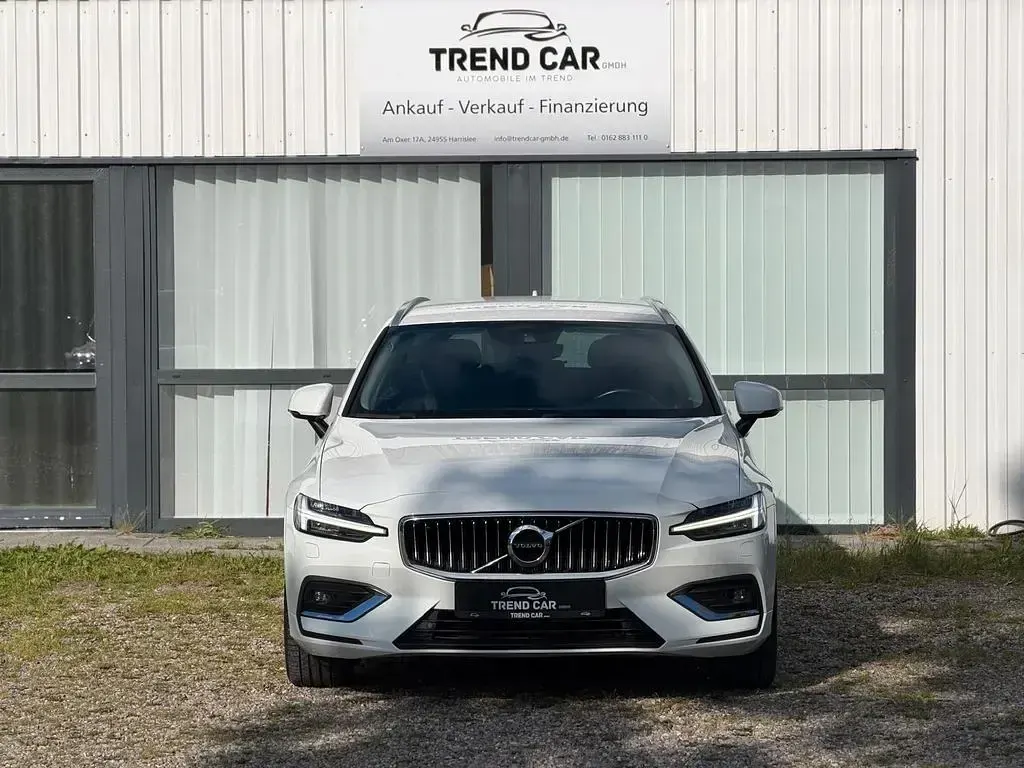 Gebraucht Volvo V60 Inscription 190 PS (139 kW) 2019 Weiß Kombi