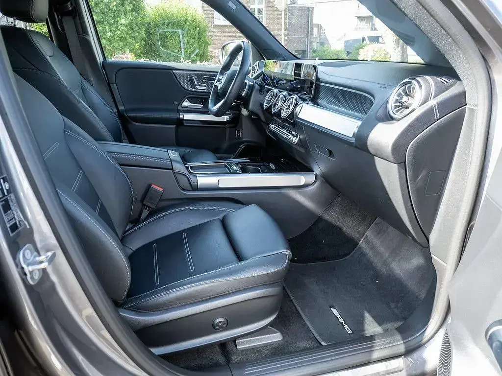 Gebraucht Mercedes EQB250+ Advanced 139 kW (190 PS) 2025 Grau / mountaingrau SUV