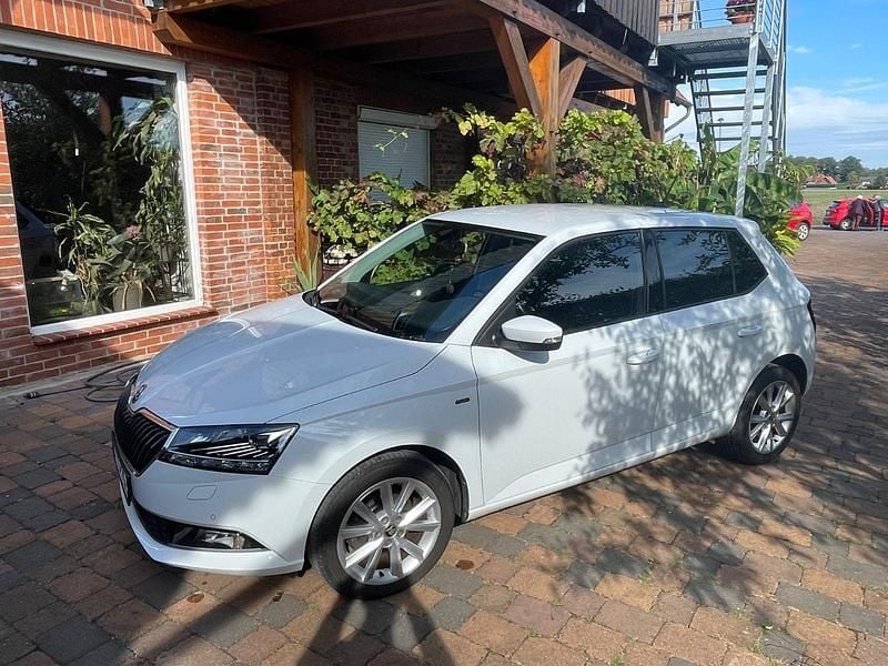 Weiß Gebraucht 2018 Skoda Fabia Clever Kleinwagen | 9.400 € (Guter Preis) - Bild 1/4