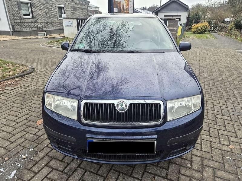 Blau Gebraucht 2005 Skoda Fabia Limousine | 2.590 € (Fairer Preis) - Bild 1/4