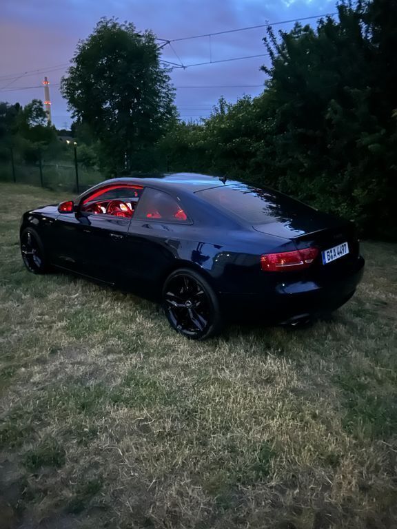 Blau Gebraucht 2010 Audi A5 Comfort Coupé | 16.499 € (Teuer) - Bild 1/4