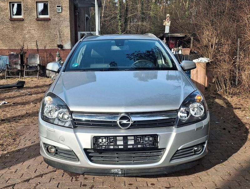 Gebraucht Opel Astra 150 PS (110 kW) 2004 Silber Kombi