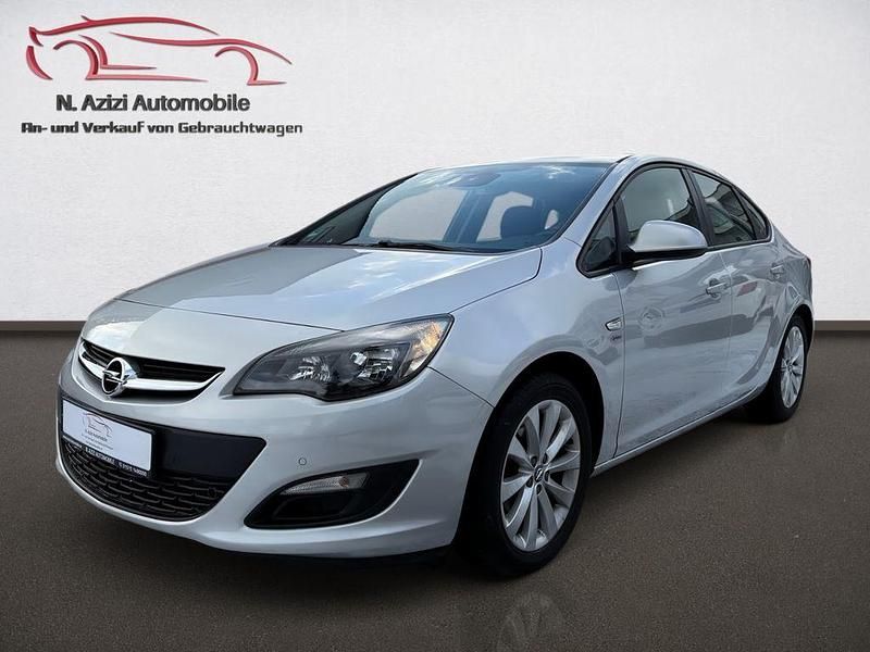 Gebraucht Opel Astra Active 140 PS (102 kW) 2013 Grau Limousine