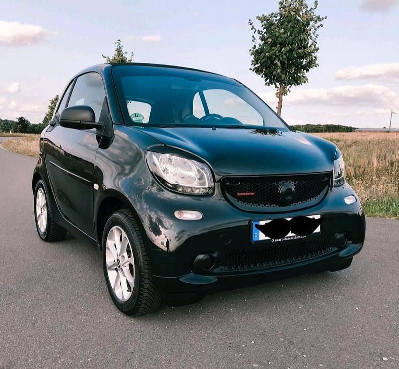 Schwarz Gebraucht 2017 Smart ForTwo Coupé Passion Kleinwagen | 10.300 € (Guter Preis) - Bild 1/4