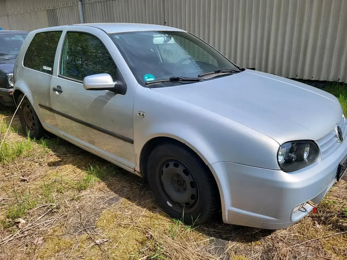 Gebraucht VW Golf 75 PS (55 kW) 1999 Silber Coupé