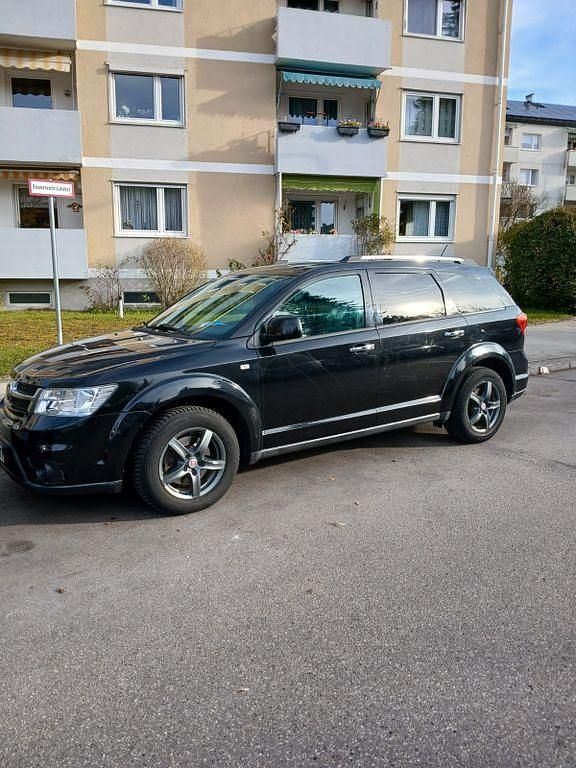 Gebraucht Fiat Freemont Urban 170 PS (125 kW) 2013 Schwarz SUV