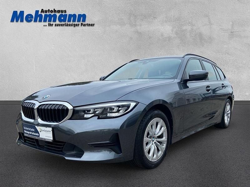 Mineralgrau metallic (metallic) Gebraucht 2022 BMW 320 Advantage Kombi | 26.300 € (Guter Preis) - Bild 1/4