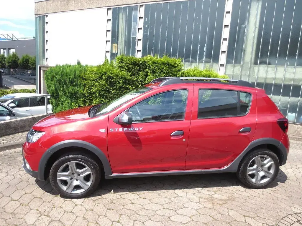Gebraucht Dacia Sandero Prestige 90 PS (66 kW) 2017 Rot SUV