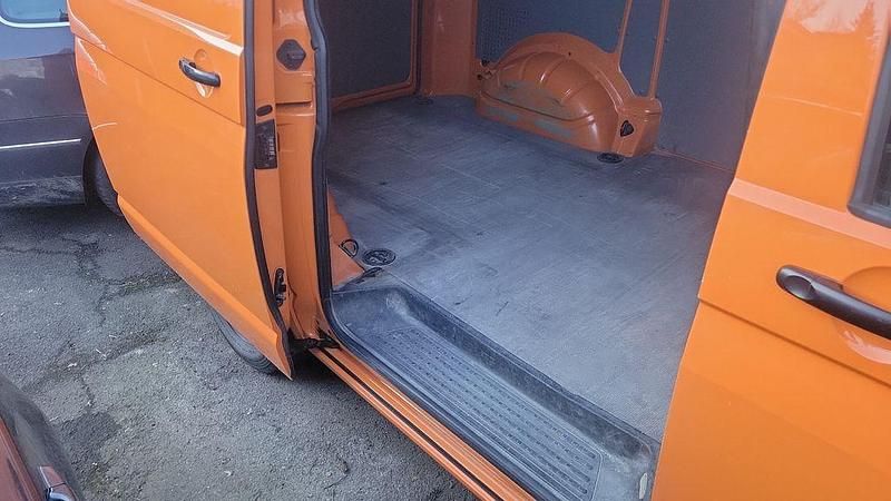 Gebraucht VW Transporter 90 PS (66 kW) 2021 Orange Van