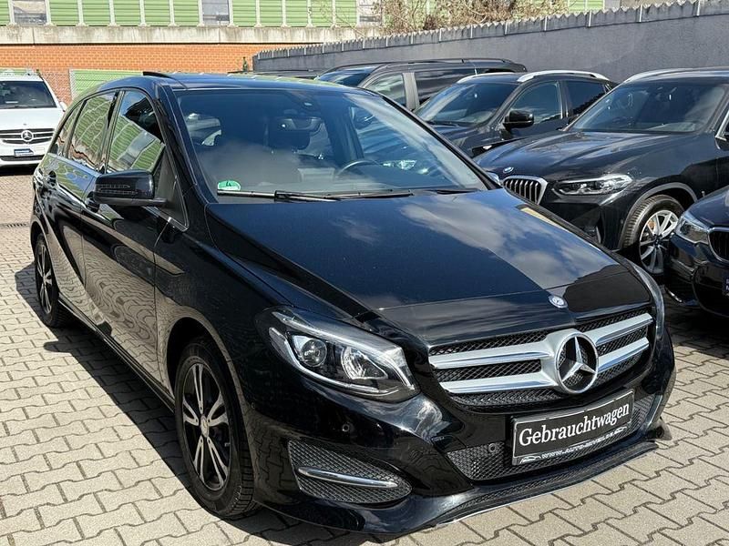 Gebraucht Mercedes B160 90 PS (66 kW) 2016 Schwarz Van / Kleinbus