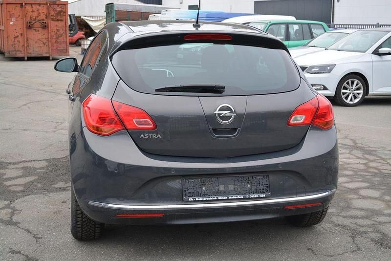 Gebraucht Opel Astra Active 120 PS (88 kW) 2015 Grau Limousine