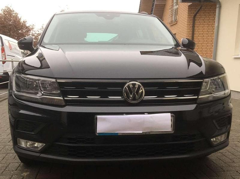Schwarz Gebraucht 2017 VW Tiguan SUV | 18.900 € (Fairer Preis) - Bild 1/4