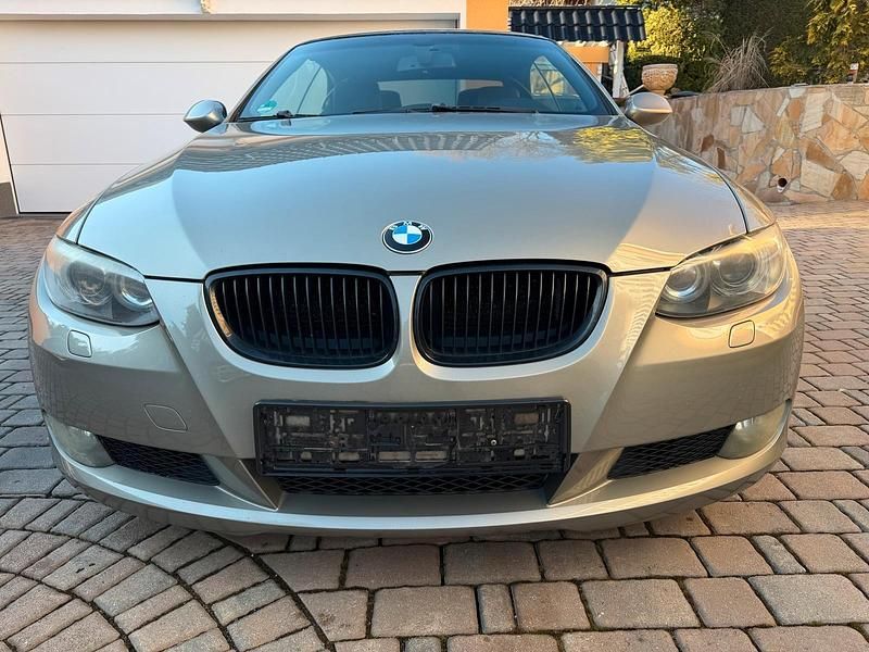 Gebraucht BMW 330 Cabriolet 272 PS (200 kW) 2007 Braun Cabrio