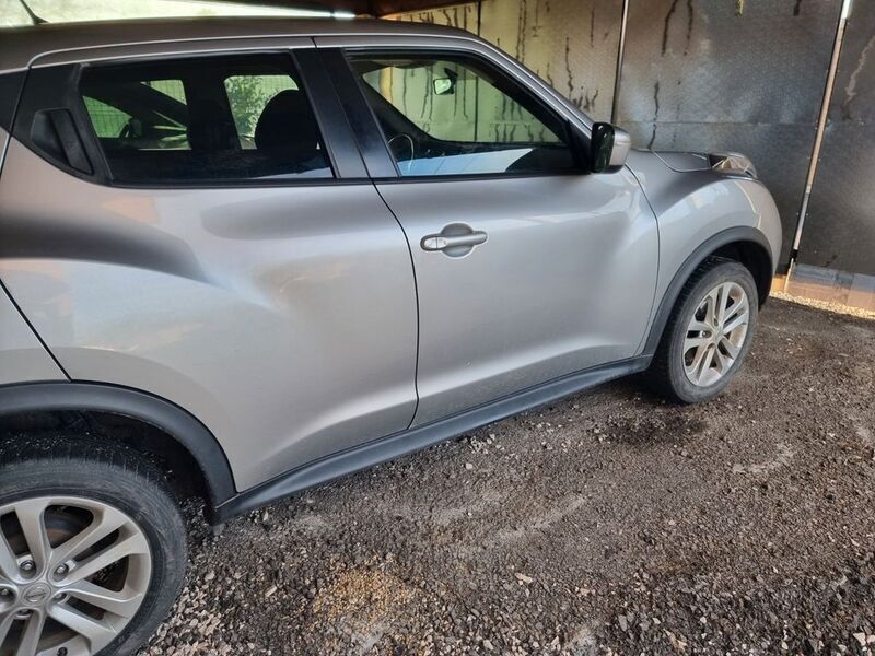 Grau Gebraucht 2018 Nissan Juke Acenta SUV | 8.800 € (Fairer Preis) - Bild 1/2