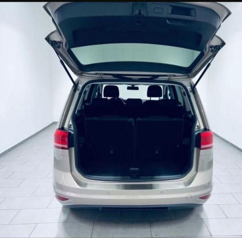 Gebraucht VW Touran Comfortline 116 PS (85 kW) 2018 Gold Van / Kleinbus