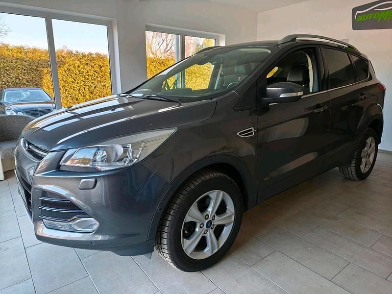 Gebraucht Ford Kuga 150 PS (110 kW) 2015 Grau SUV