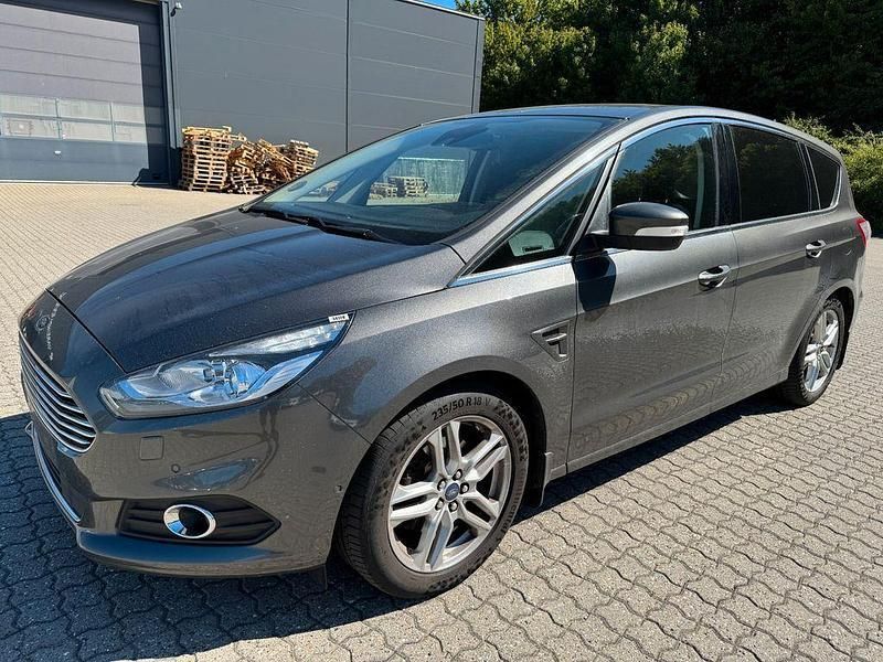 Schwarz Gebraucht 2018 Ford S-MAX Titanium Van / Kleinbus | 11.400 € (Superpreis) - Bild 1/4