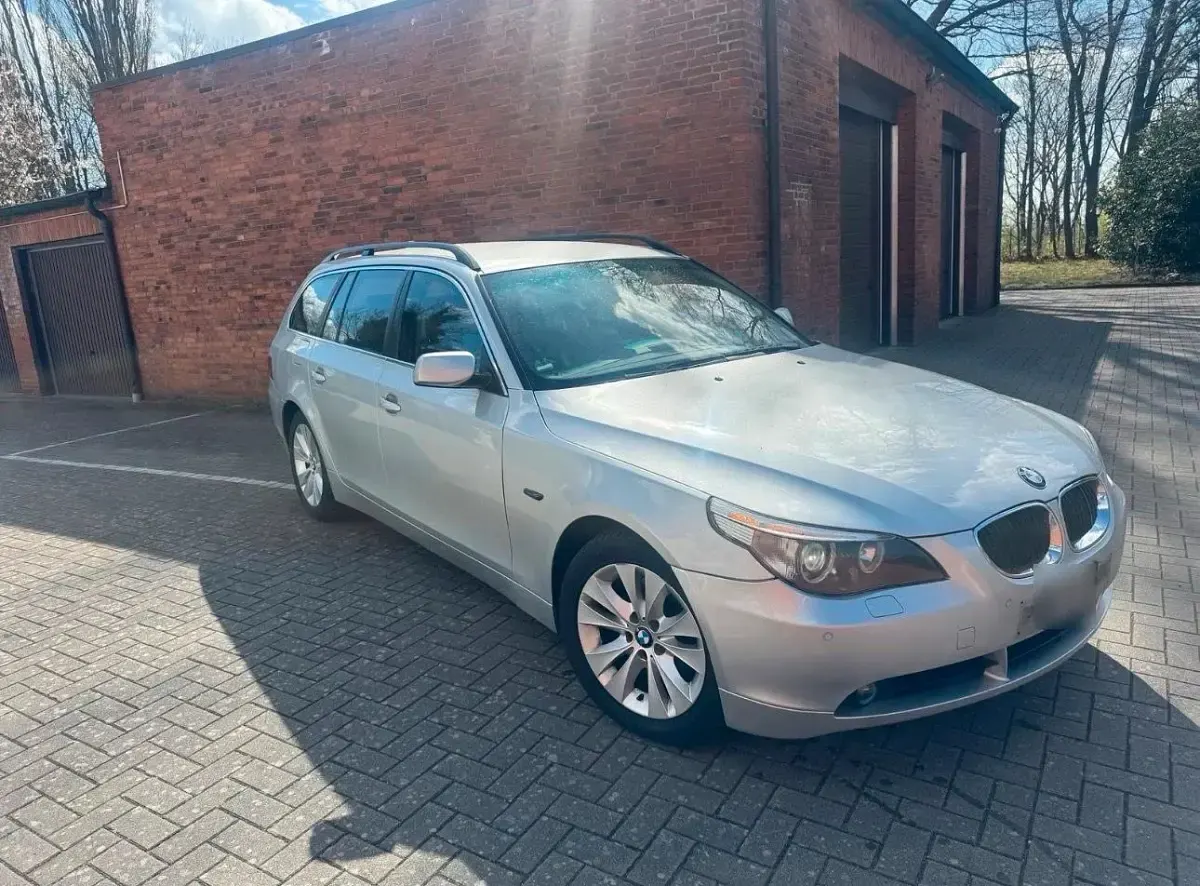 Gebraucht BMW 525 177 PS (130 kW) 2005 Silber Kombi