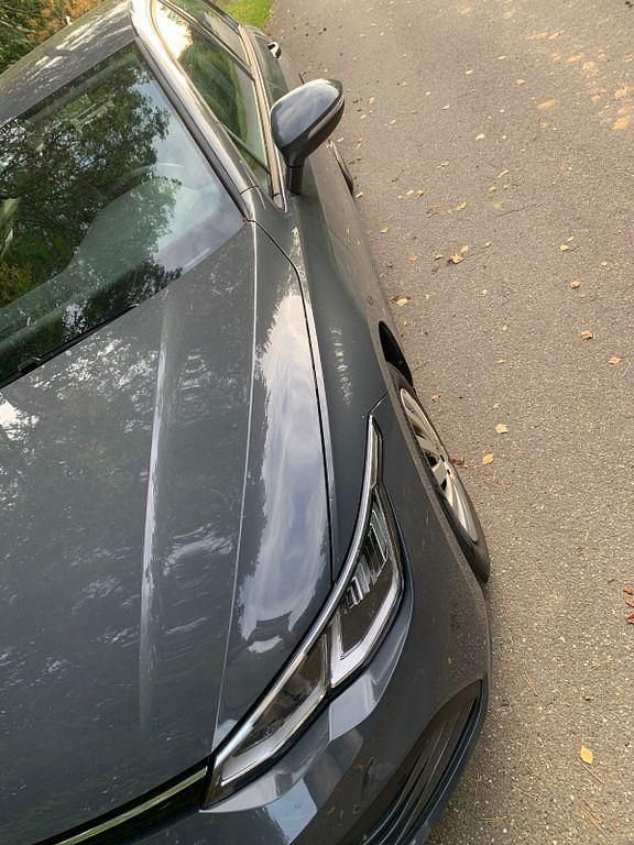 Grau Gebraucht 2021 VW Golf VIII Life Limousine | 14.999 € (Superpreis) - Bild 1/1