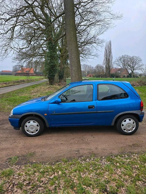 Gebraucht Opel Corsa 54 PS (39 kW) 1999 Blau Kleinwagen